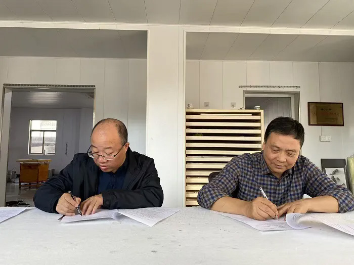 黃山學(xué)院藝術(shù)學(xué)院和我們簽合同建實(shí)習(xí)基地